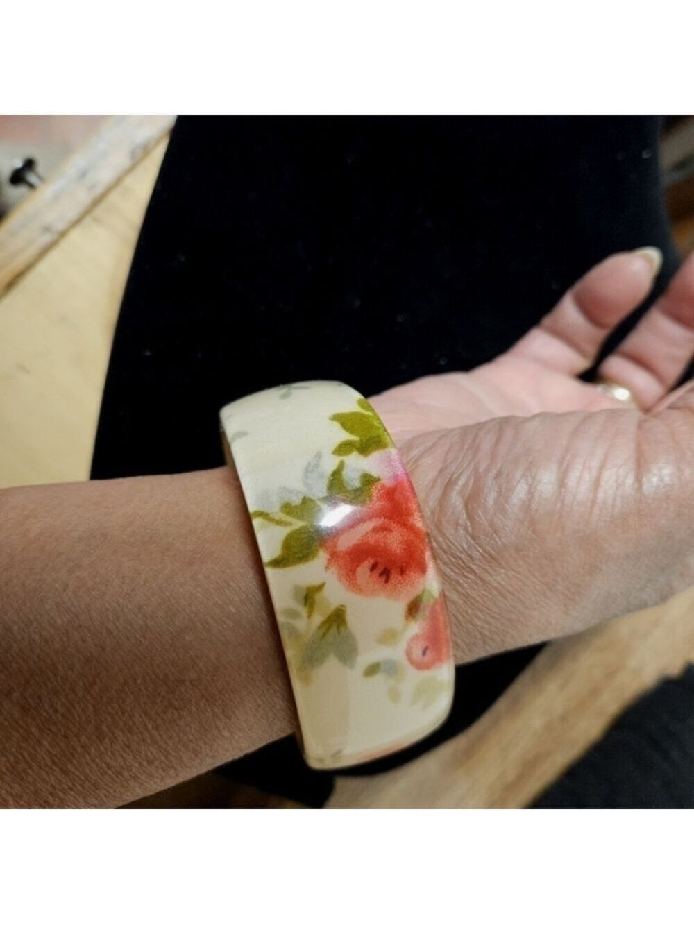 Retro Pink Roses on Cream Bangle